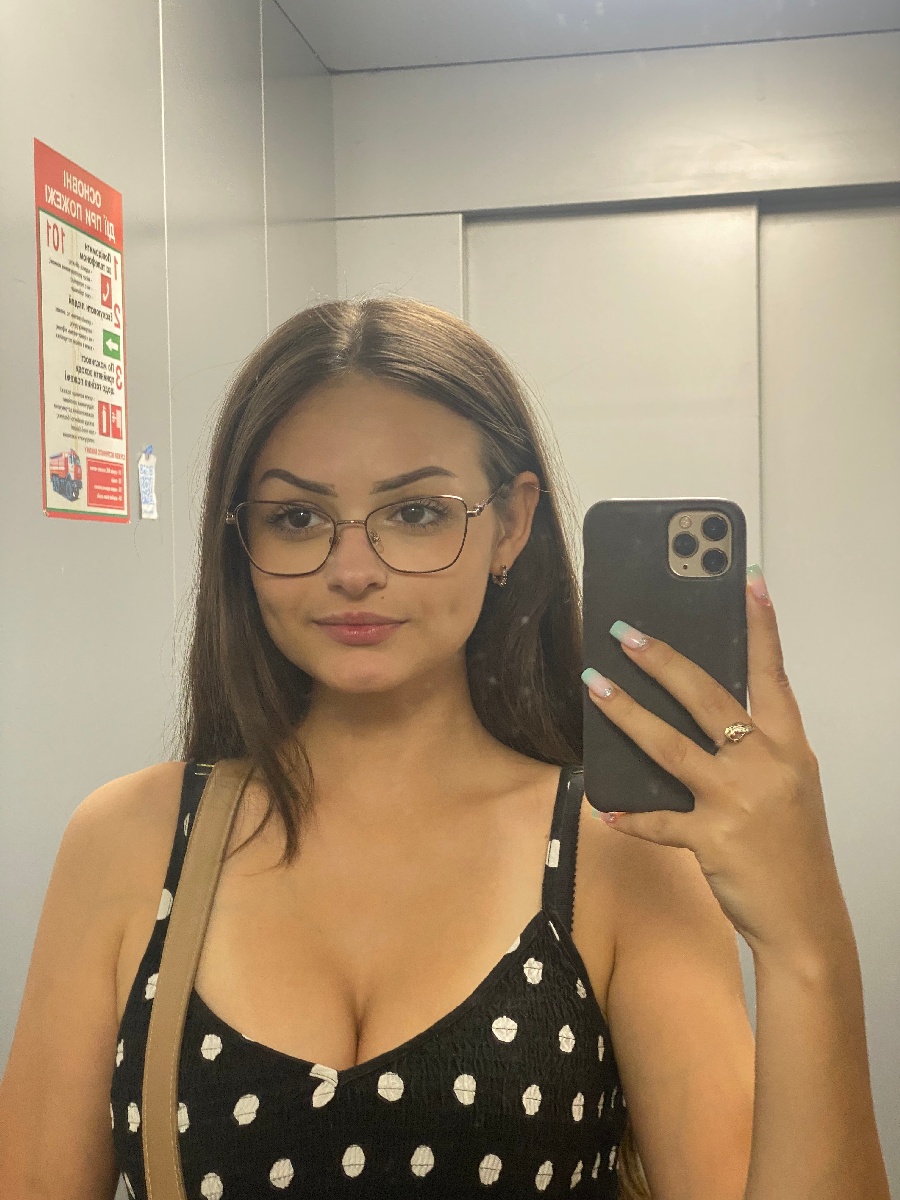 Sexy model Stacy in Beirut