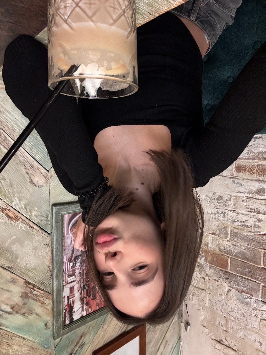 Fresh photos, fresh mood — Tina online in Beirut